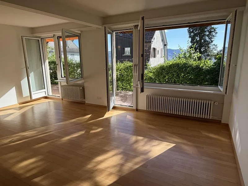 EXKLUSIV AM ZÜRICHBERG MIT SONNENTERRASSE