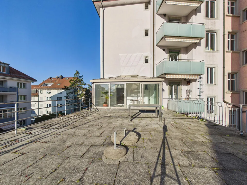 200 m² Terrasse & 18 m² Wintergarten: Wohnen mit aussergewöhnlich viel Freiraum – Foto 30 von 35