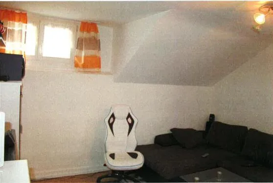 in einem Zweifamilien-Altbauhaus