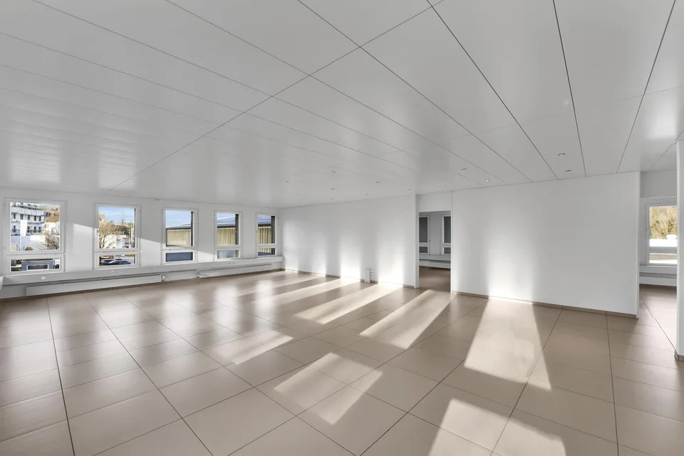 Grosszügige und lichtdurchflutete Büroflächen an attraktiver Lage