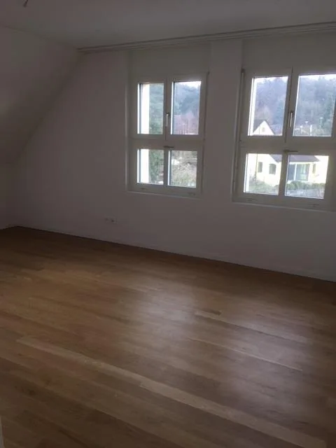 Gemütliche 4.5-Zimmer-Dachwohnung in attraktiver Lage – foto 7 di 12