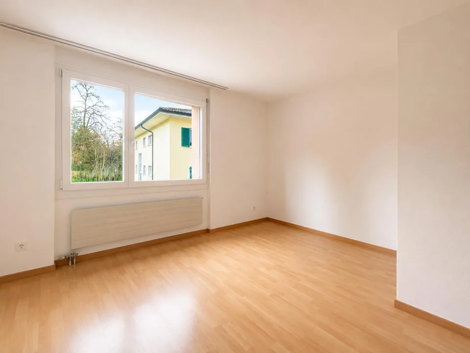 Helle 4.5-Zimmerwohnung mit Gartensitzplatz in ruhigem Wohnquartier