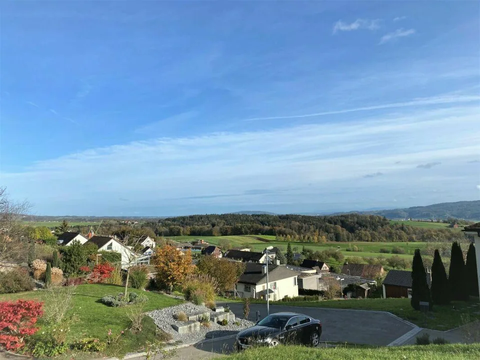 Exklusive Parzelle mit Weitsicht an gut besonnter Hanglage