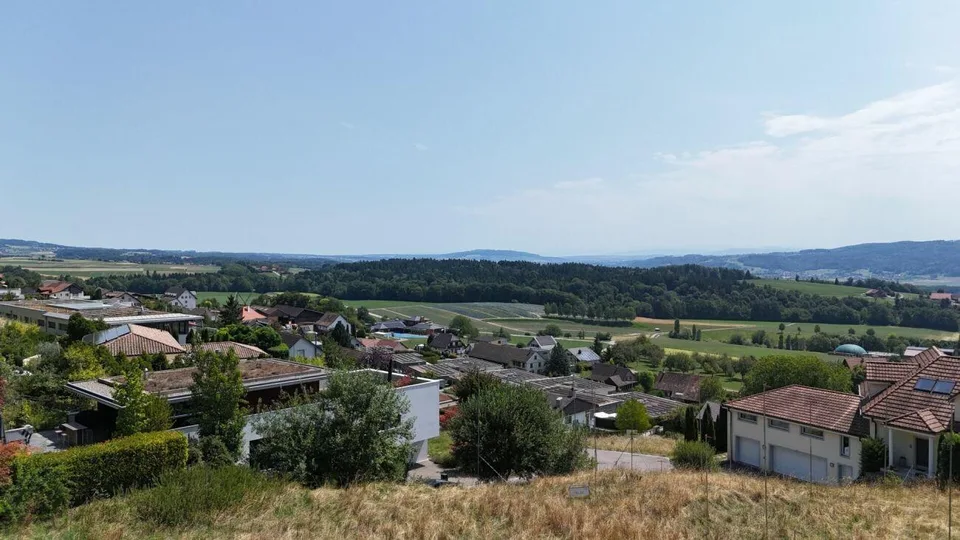 Exklusive Parzelle mit Weitsicht an gut besonnter Hanglage