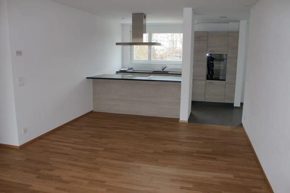 Moderne 3.5-Zimmer-Wohnung mit Balkon an attraktiver Lage in Oberuzwil