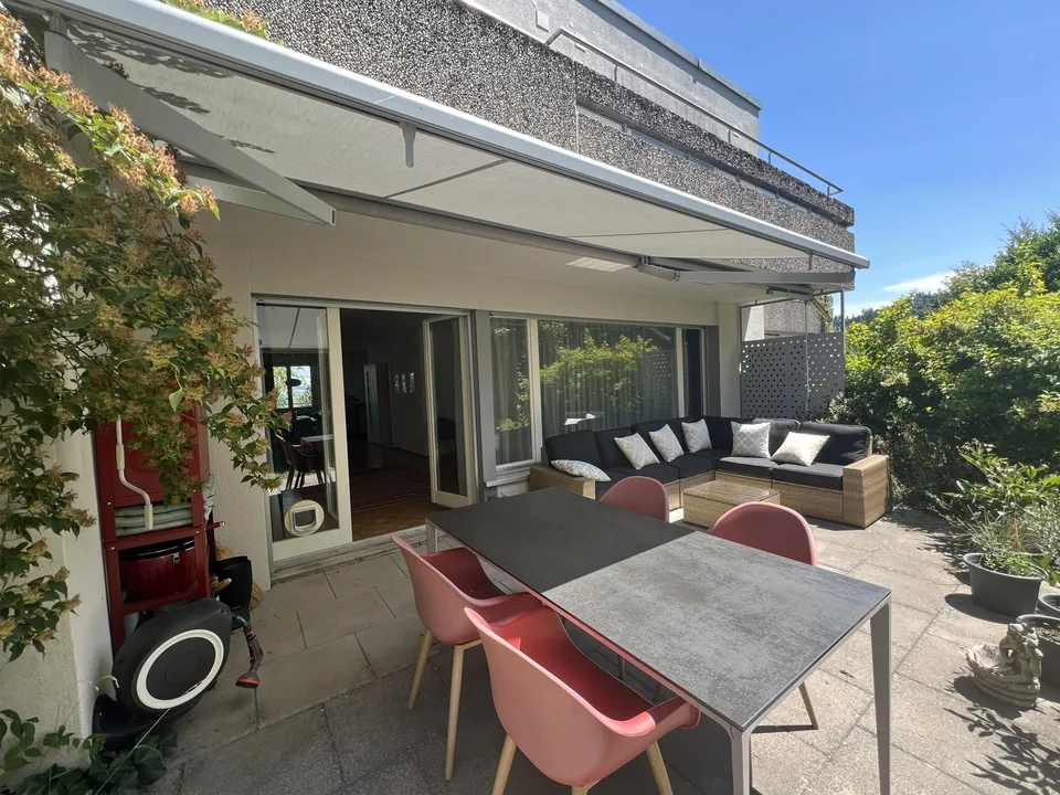 6-1/2-Zimmer-Reihenhaus in Schliern bei Köniz mit Gartensitzplatz