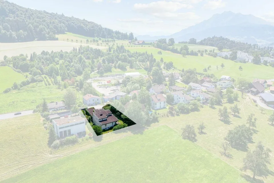 Grosszügiges Einfamilienhaus mit Einliegerstudio an sehr ruhiger un...