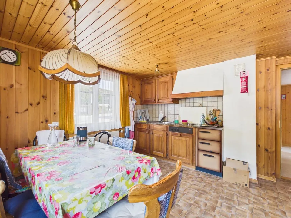 Casa bifamiliare affascinante in una posizione soleggiata nel Goms – foto 9 di 22