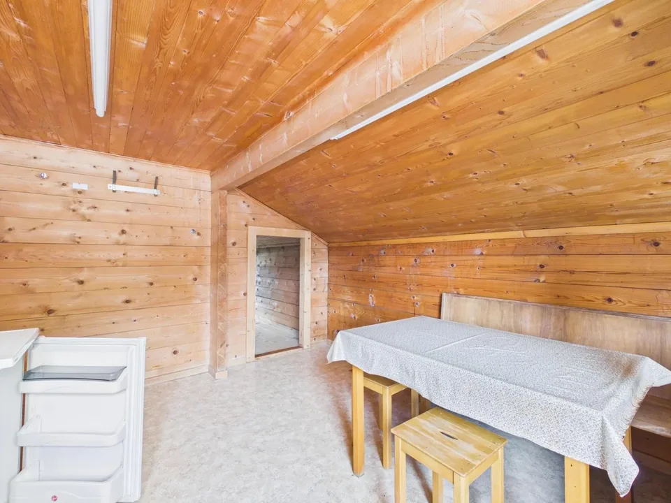 Casa bifamiliare affascinante in una posizione soleggiata nel Goms – foto 17 di 22