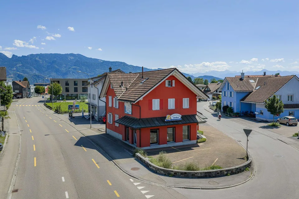 Wohn- und Geschäftshaus