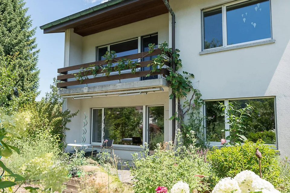 Ein Zuhause an ruhiger Lage mit Weite, Licht und viel Privatsphäre