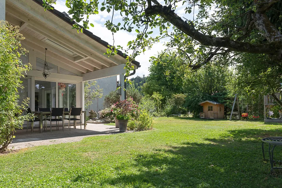 Ein Zuhause an ruhiger Lage mit Weite, Licht und viel Privatsphäre