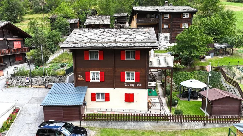 Wohlfühloase mit Gartenidyll & Bergsicht nahe Zermatt
