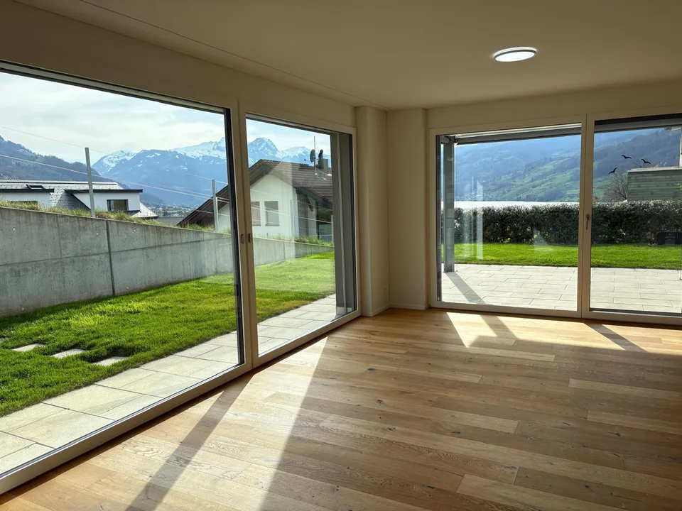 Neubauwohnung mit sonniger Terrasse – Hell, modern und ruhig