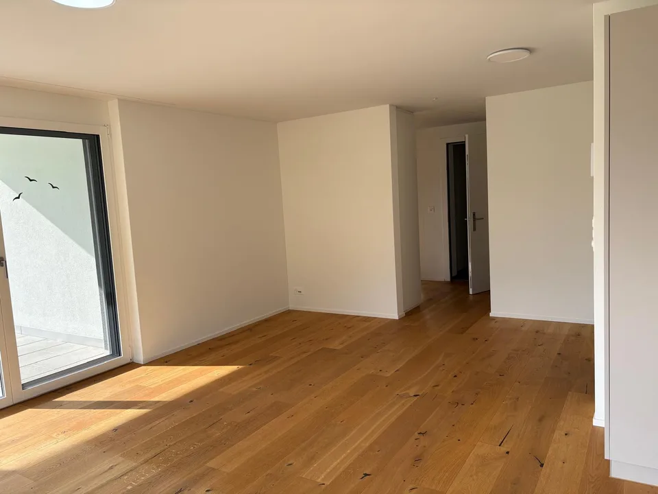 Neubauwohnung mit sonniger Terrasse – Hell, modern und ruhig