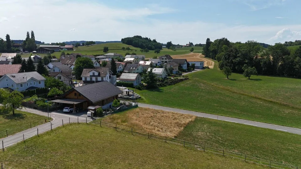 Casa a schiera nuova di 5,5 locali in una zona residenziale rialzata con vista panoramica ad Amlikon-Bissegg (Casa A)