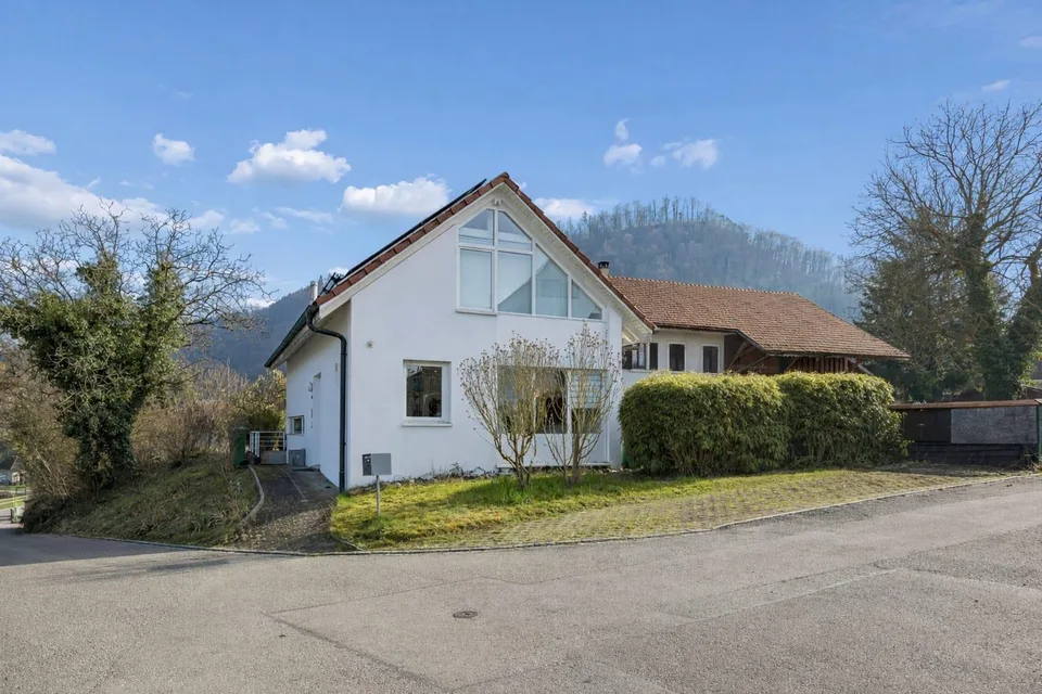 La tua nuova casa: situata in una zona tranquilla, spaziosa e piena di possibilità!