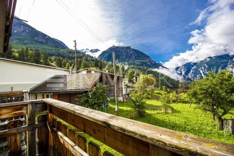 VIRTUAL TOUR : 4,5-Zimmer-Wohnung in einem Zweifamilienhaus