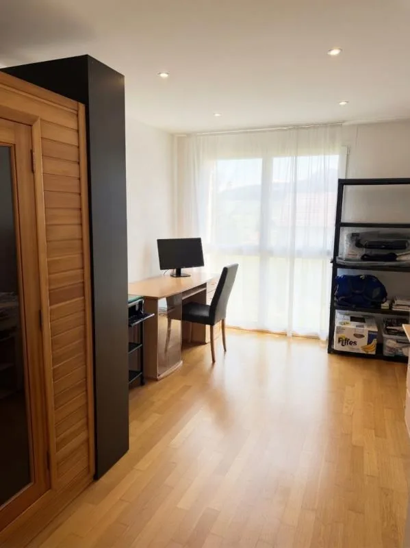 4.5-Zimmerwohnung 1. OG mitte