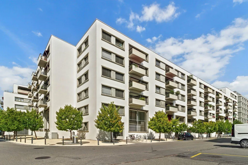 3.5-ZWG im 4. OG, in 8048 Zürich zu vermieten