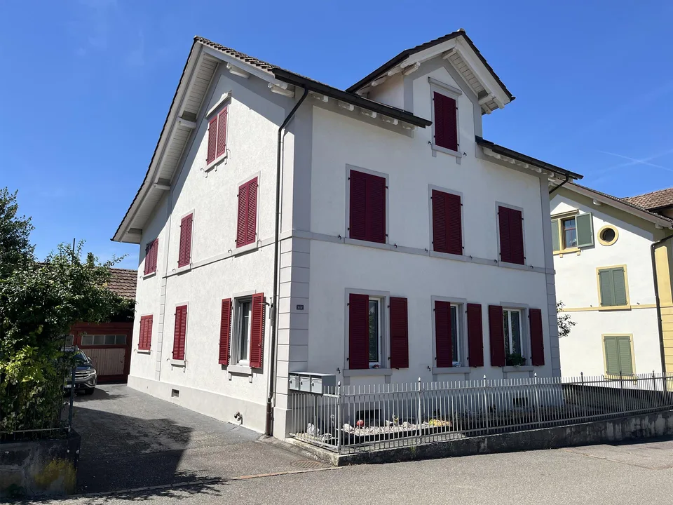 Charmante 4-Zimmer-, Altbauwohnung im renovierten Altbau in Sissach