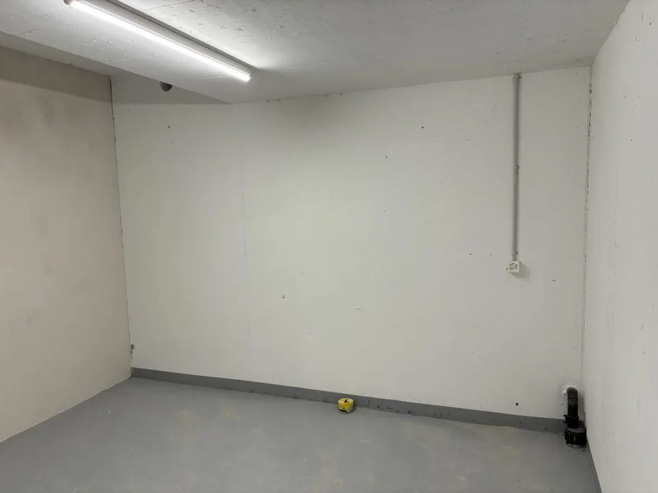 Stauraum oder Platz für Hobby gesucht? Disponibelraum zu vermieten.