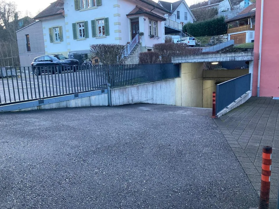 Einstellhallenplatz in Bubendorf zu vermieten