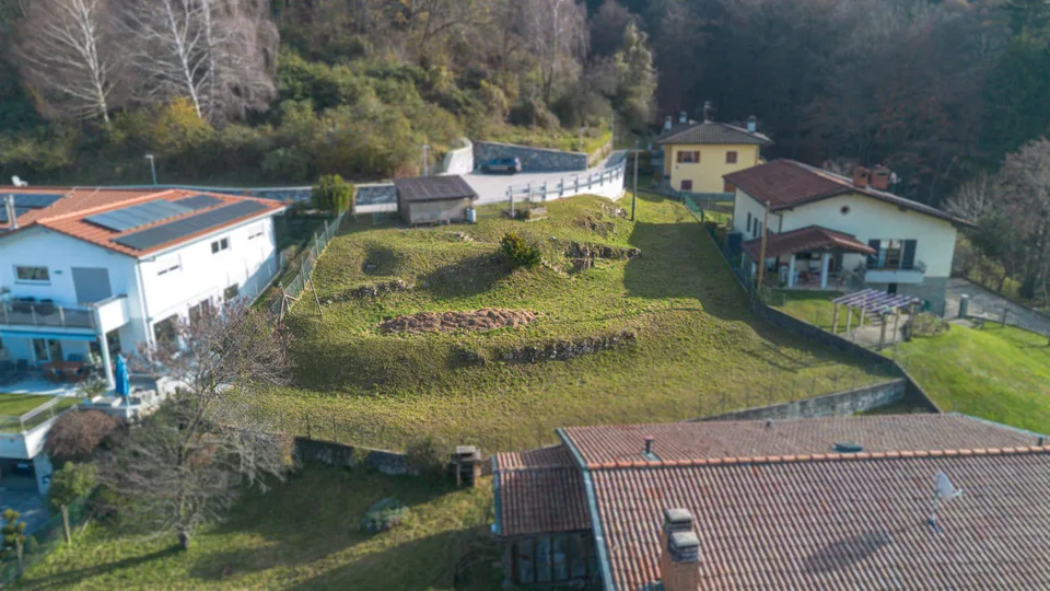 Terreno edificabile a Caneggio con vista aperta sulla valle