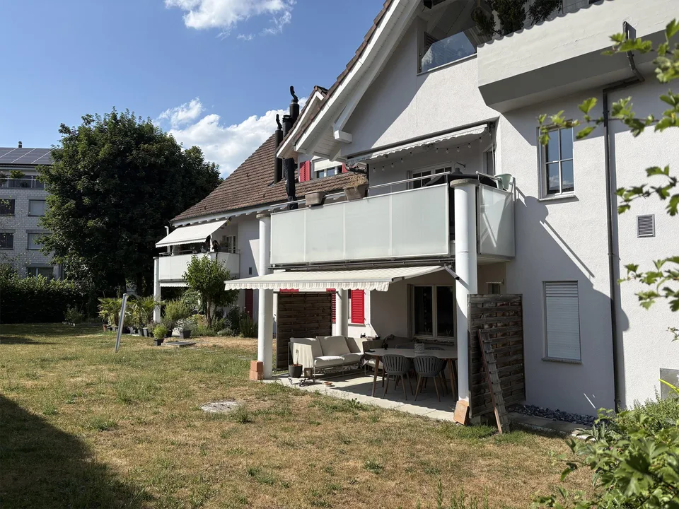 Zu verkaufen grosse 2 1/2 Zi.-Whg. mit Sitzplatz