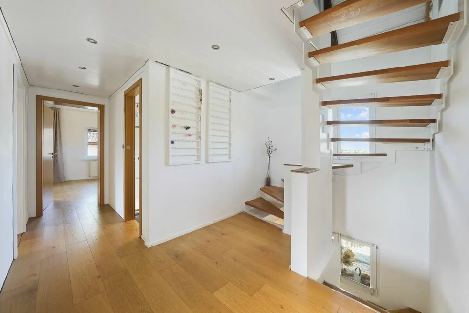 Il fascino incontra il comfort - la tua casa rinnovata con stile con piscina a Bischofszell – foto 23 di 30