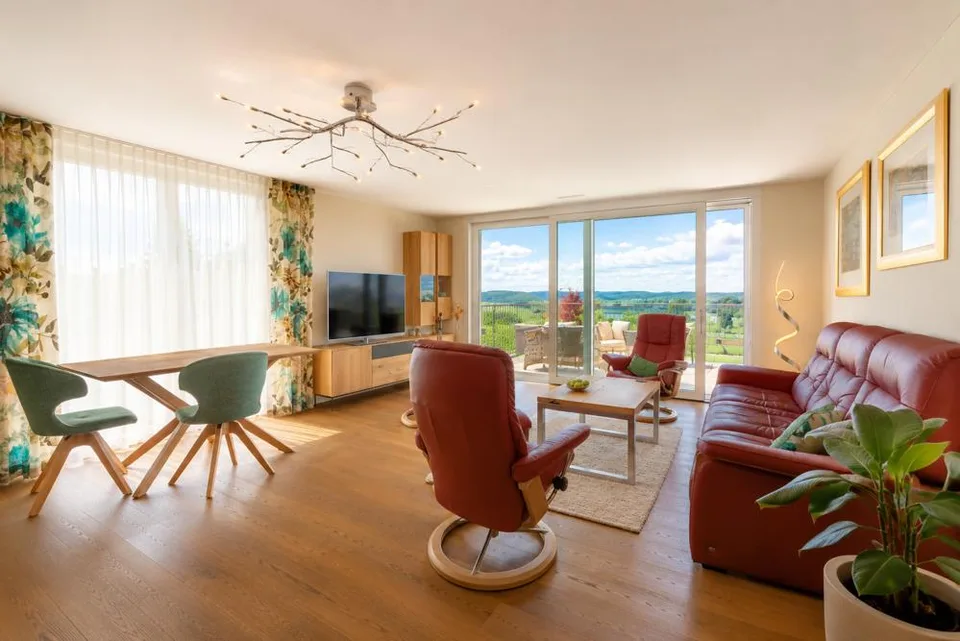 Exklusive Attikawohnung mit Panoramaterrasse und Seesicht