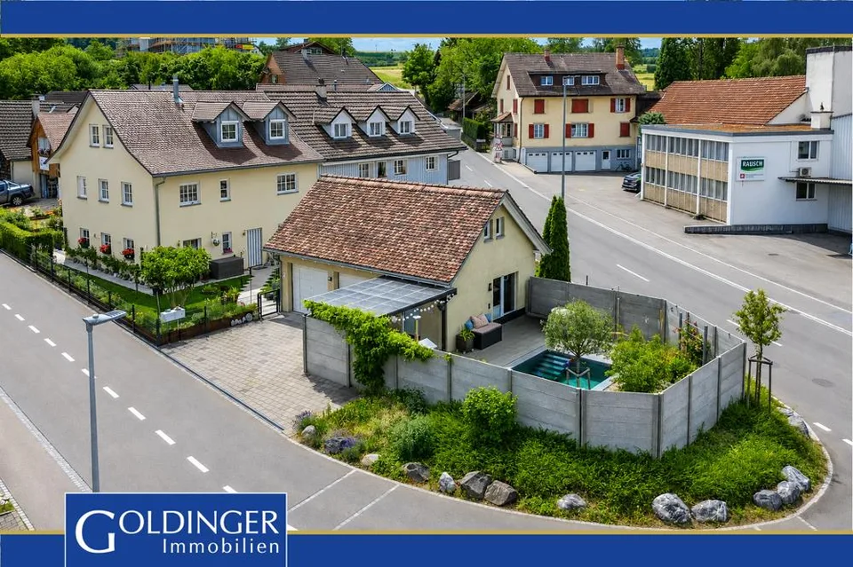 Traumhafte Doppelhaushälfte mit Garten und Poollandschaft
