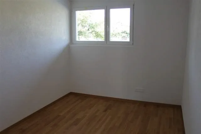 Schöne 3.5 Zimmer Eck Wohnung zu vermieten