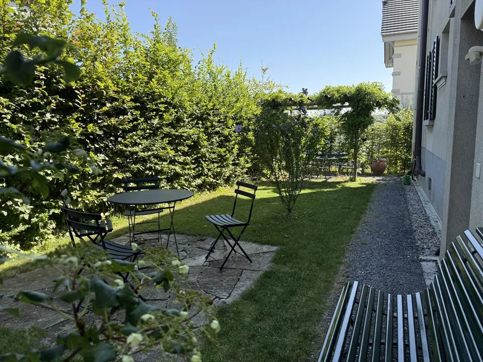 Aussergewöhnliche 2.5-Zi-Dachwohnung im Breitequartier zu vermieten. – Foto 6 von 8