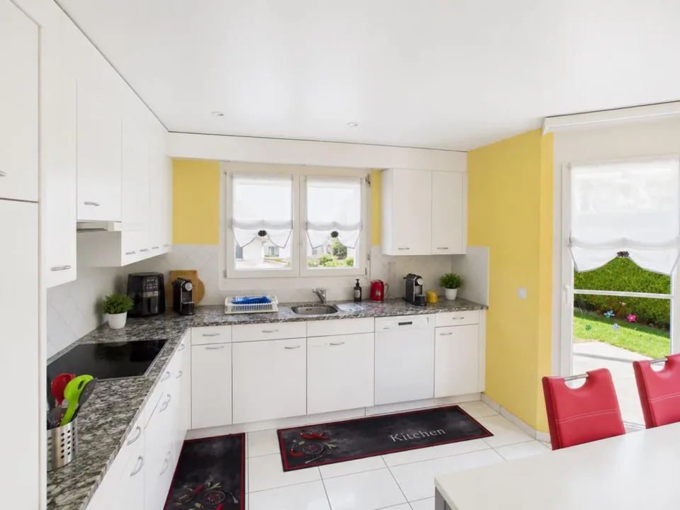 Traumhaftes Doppeleinfamilienhaus in Familienquartier – foto 12 di 23