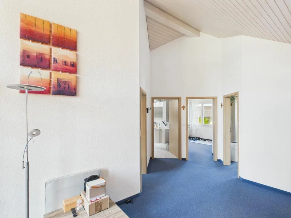 Traumhaftes Doppeleinfamilienhaus in Familienquartier – foto 19 di 23