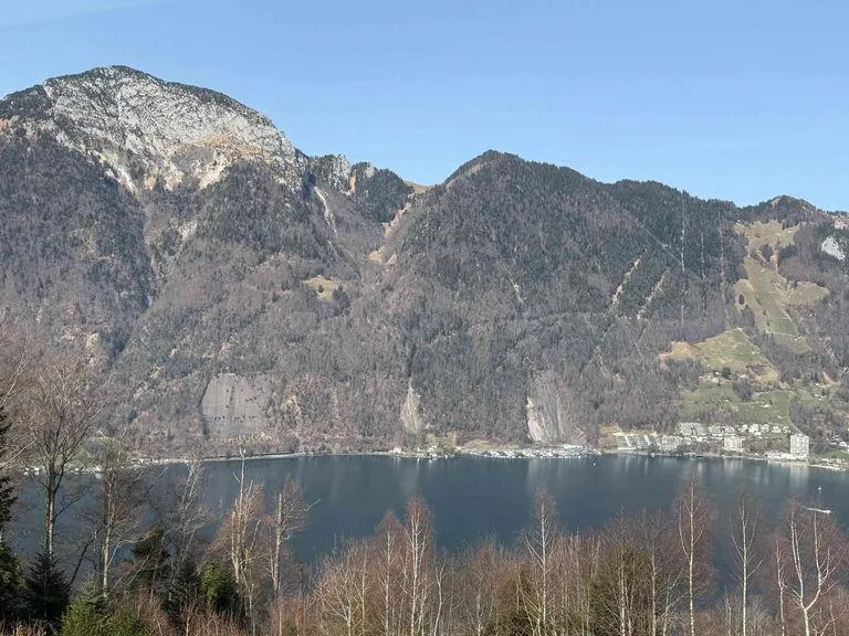 Einfamilienhaus mit unverbaubarer Seesicht Vierwaldstättersee
