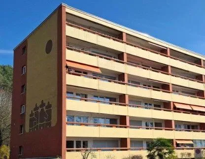 *Wohnung im 4. OG mit Autoeinstellplatz*