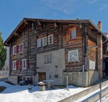 *Ehemaliges Bauernhaus in zentraler Lage*