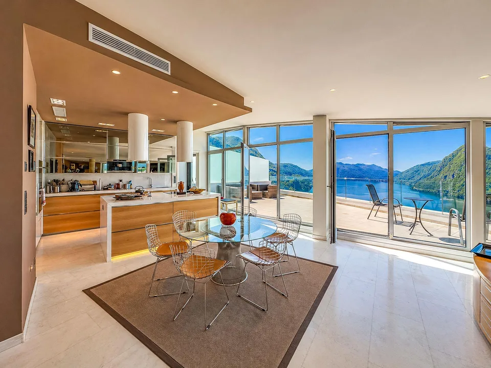 Luxus-Duplexwohnung mit Seeblick in Aldesago