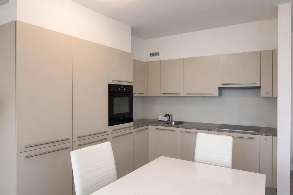 Appartamento 3.5 locali con parziale vista lago a Melide