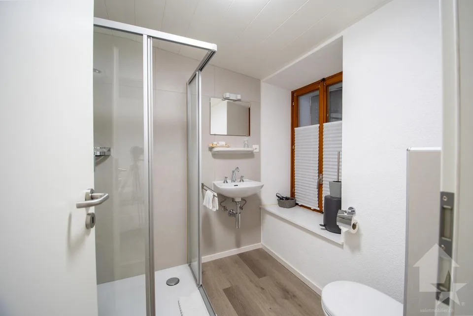 Immeuble mixte avec activités en cours – Le Châtelard (VS) – Foto 13 von 30