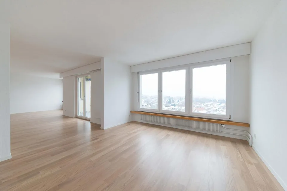Kernsanierte 3 1/2 Zimmerwohnung mit traumhafter Weitsicht