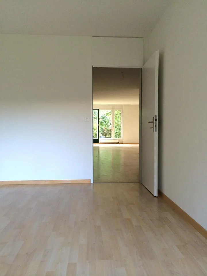 Grosse, lichtdurchflutete 3.5 Zimmer Wohnung