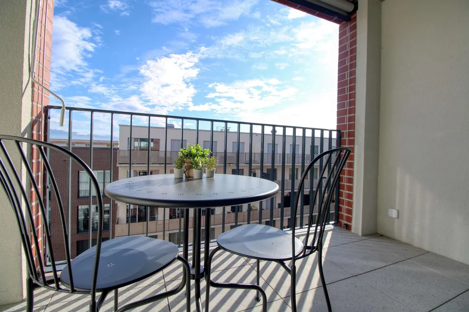 Appartement vivant spacieux à Crissier avec balcon privé