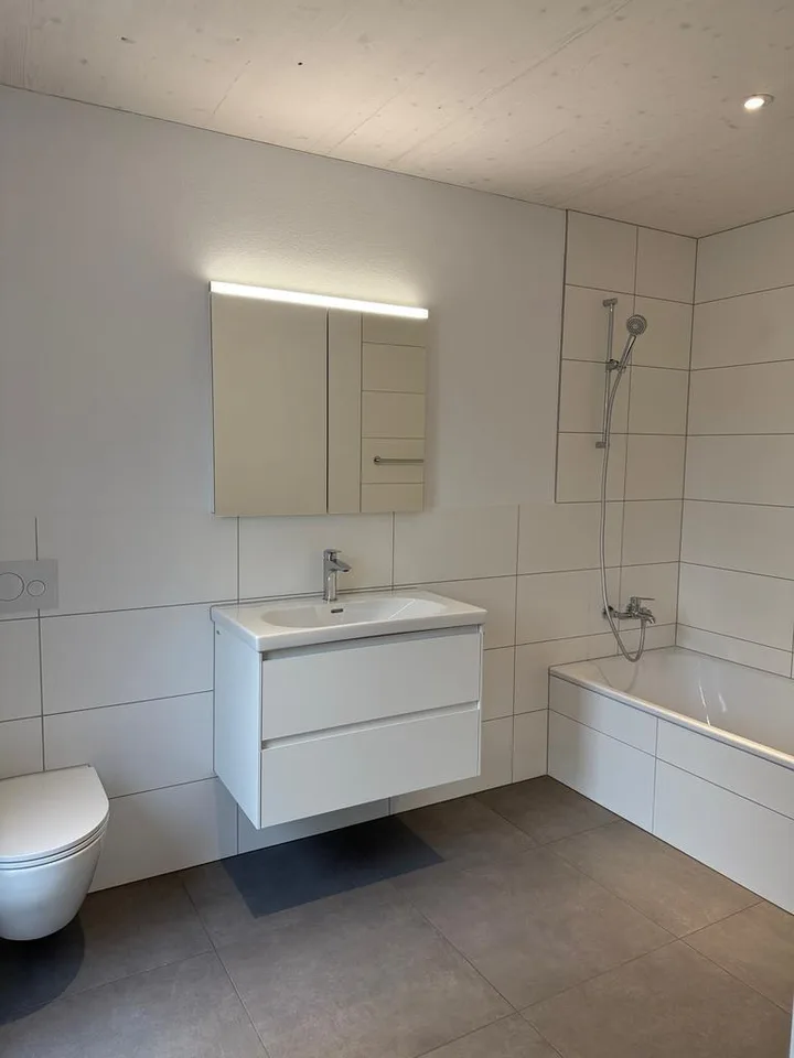 Appartamento moderno 4.5 locali con lavanderia privata
