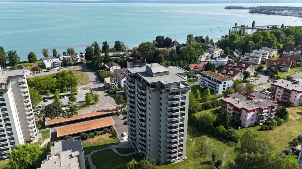 Moderne Wohnung mit Seesicht über den Dächern von Rorschacherberg