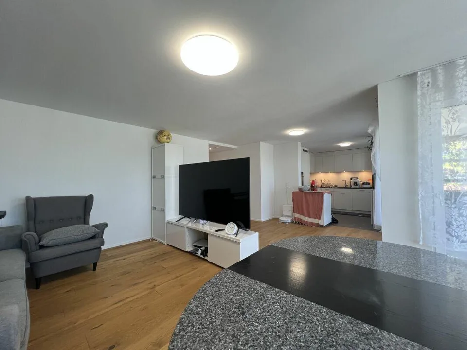 Moderne Wohnung mit Seesicht über den Dächern von Rorschacherberg