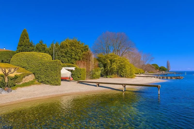 ULTRA EXCLUSIVE AVEC PLAGE ET PONTON PRIVÉS
