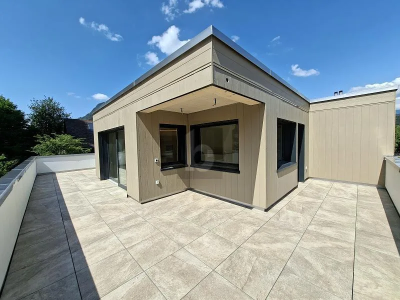 MAISON DE RÊVE ÉNERGÉTIQUEMENT EFFICACE ORIENTÉE VERS L'AVENIR